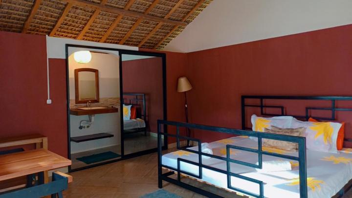 Le Jardin Des Delices Hotel Mahajanga Exterior photo